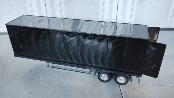 Caminhão Iveco preto