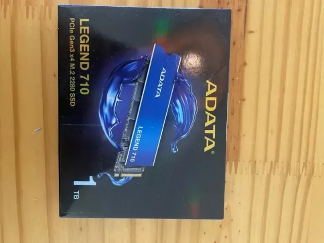 SSD Adata Legend 710, 1TB, M.2 2280 NVMe LEITURA 2.400MBS, GRAVAÇÃO 1.800MBSO LEGEND 710 (