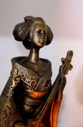 estátua japonesa decorativa 17cm