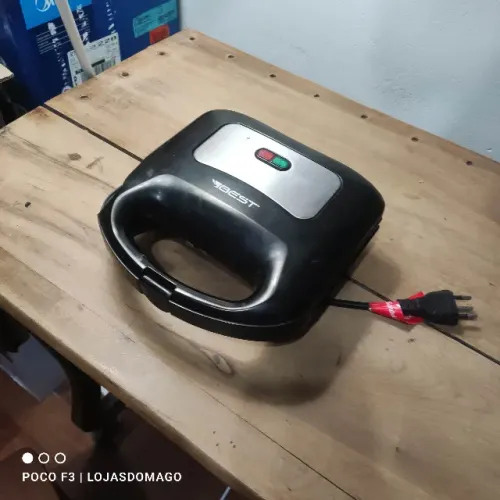 Sanduicheira Elétrica 110V