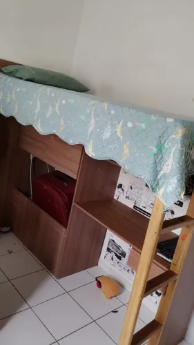 Cama suspensa