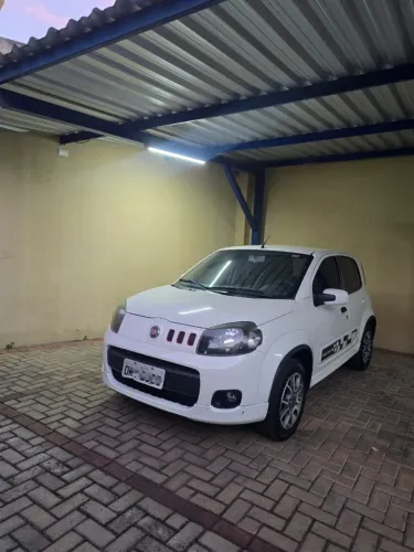 Fiat Uno Sporting 1.4 EVO Fire Flex 8V 4P 2014