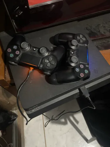 iphone 12 e ps4 slim