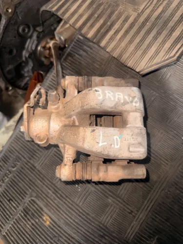 Pinta trazeira direita Fiat stilo usada filé