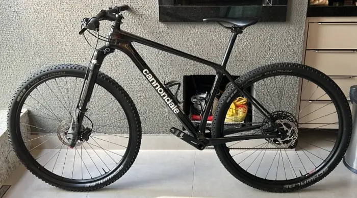 Bicicleta Mtb Cannondale F-Si Carbon 4 - Suspensão Lefty Ocho - Ano 2021