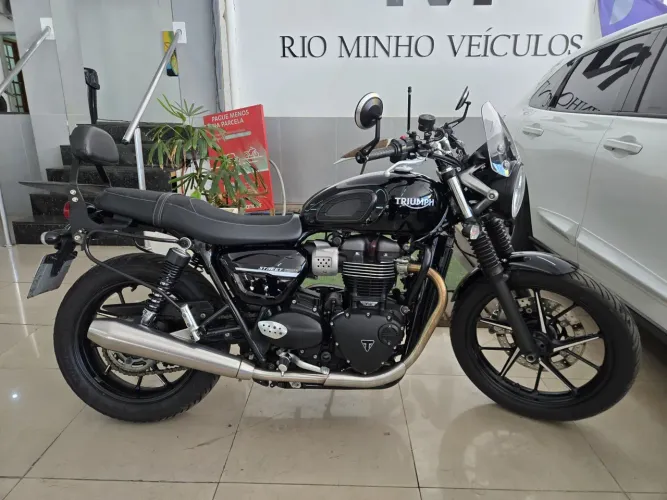 Triumph Street  twin 900cc 2020
