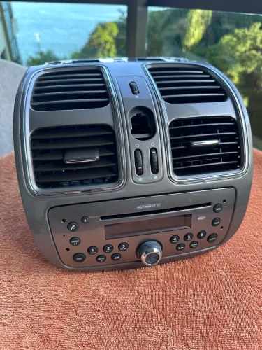 Painel Central com Rádio Original Fiat Connect