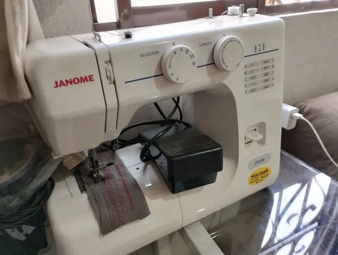 Máquina de Costura Janome