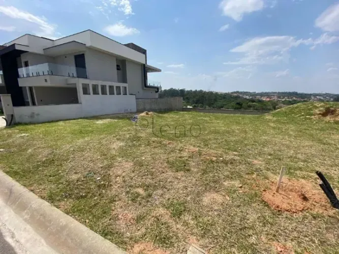 Terreno à Venda no Condomínio Colline Di Parma em Valinhos, no bairro Vila Capuava