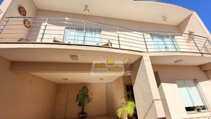 Casa com 4 dormitórios à venda, 285 m² por R$ 1.700.000,00 - Santa Marta - Uberaba/MG