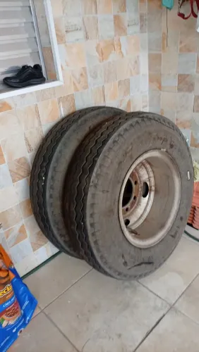 Pneu completo com roda 900x20