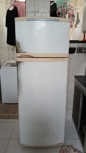 Vende-se geladeira consul 330l usada!!