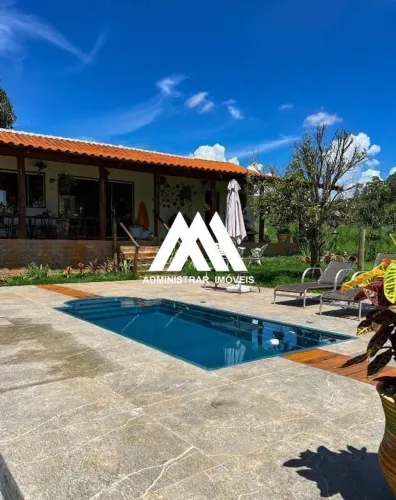 Sítio á venda de 14.000m² com ótima localização em Mateus Leme MG!