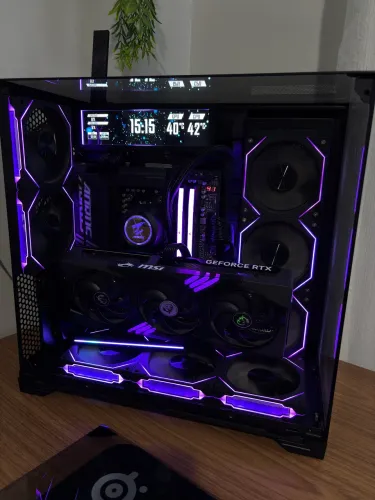 PC GAMER Ryzen 7 9800x3d + RTX 5070 MSI Gaming TRIO OC + 32GB RAM DDR5 6000mhz
