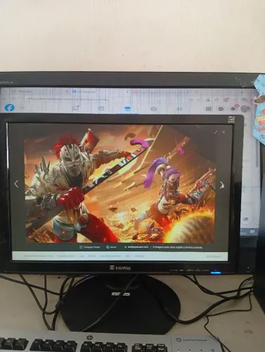 Vende se CPU Dell core i3 7 geração 8gb memória ddr4 HD 500gb trecado e mause