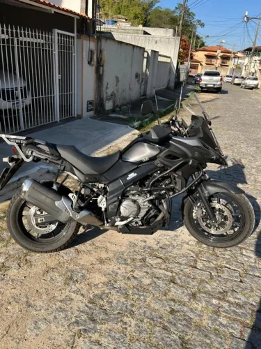 motocicleta de garagem com baixa quilemetragem