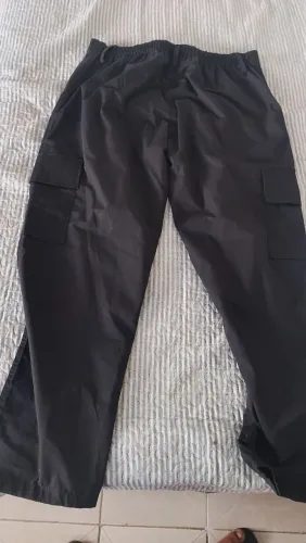 Vendo duas calças tática e duas capas de colete