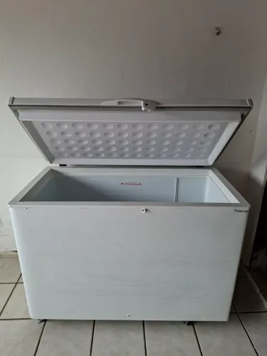 Freezer horizontal fricom 411 lts