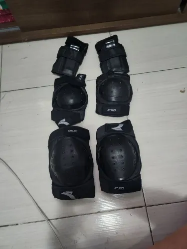 Kit de proteção (Capacete, Joelheira, cotoveleira e munhequeira)