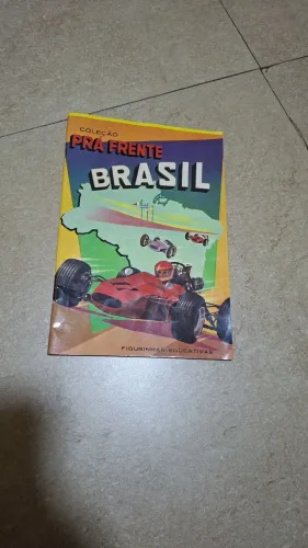 Álbum figurinhas coleção pra frente Brasil 