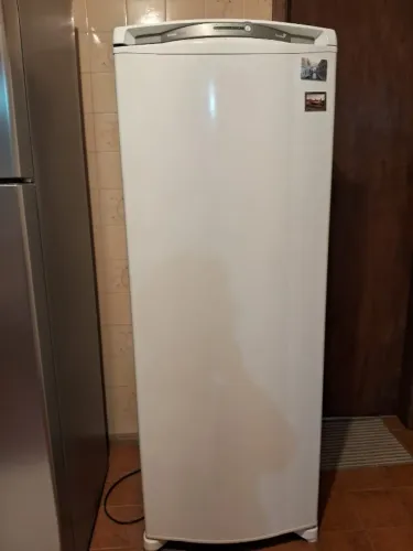 Estou vendendo esta excelente geladeira Consul Facilite, ideal para quem busca praticidade
