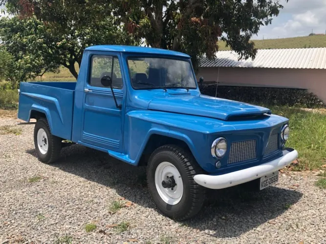 Ford F-75 4X4 2.3 1980