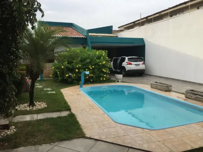 ALUGO CASA EM CAPIM MACIO