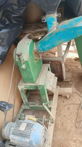 Picadeira e desintegrado de capim 