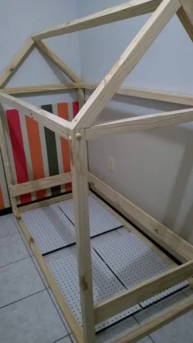 Cama montessoriana casinha - marca grão de gente - com colchão 