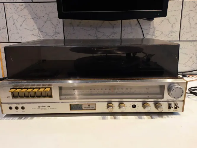 Som 3x1 HITACHI SDT- 8610H  FUNCIONA PARCIAL - PARA PEÇAS OU POSSÍVEL RESTAURO 