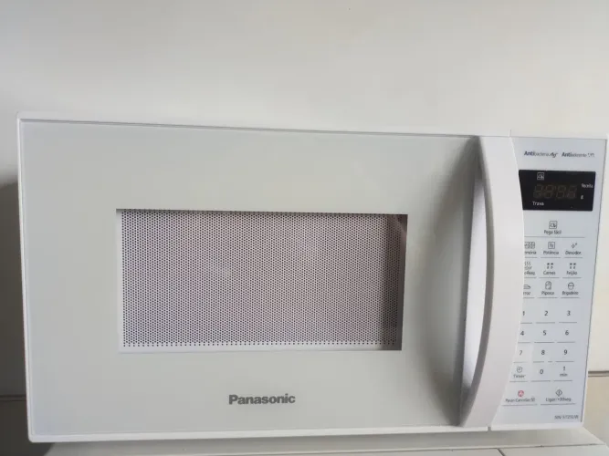 Microondas Panasonic 18L