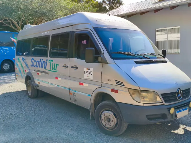 Mercedes-Benz Sprinter 413 Van Luxo 2.2 16 E 20L Dies 2010