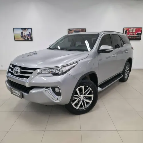 Toyota Hilux SW4 SRX 4X4 2.8 TDI 16V Dies. Aut. 2016