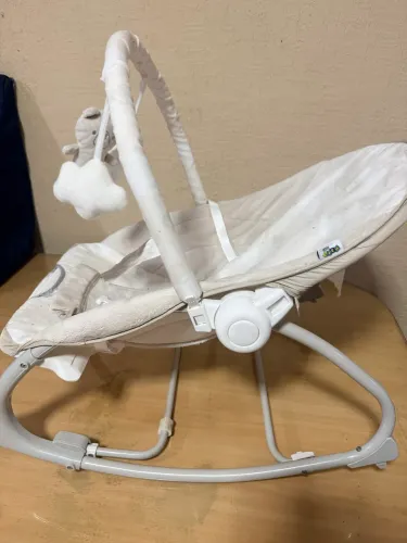 Carrinho de bebê e cadeirinha
