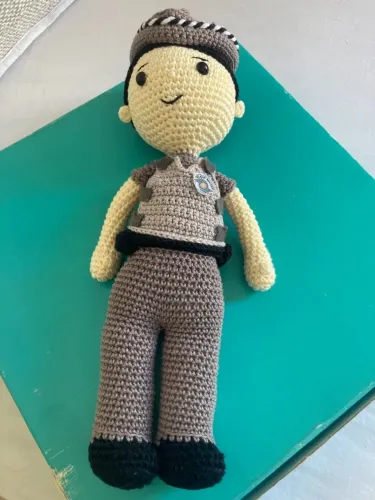 Boneco amigurumi Policial Militar SP