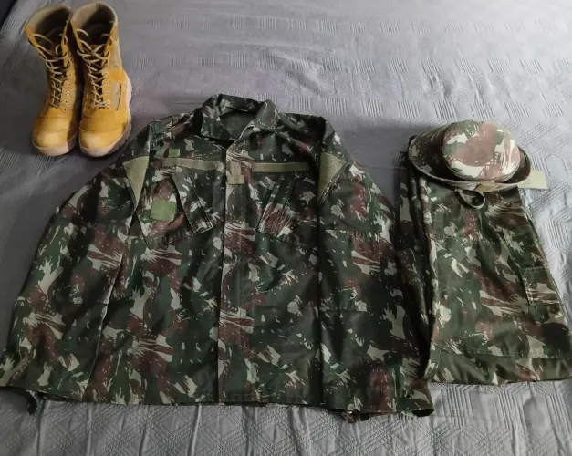 Fardamento camuflado