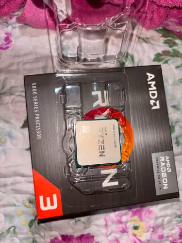Processador AMD Ryzen 3 5300G com Vídeo Integrado (Estado de Novo)