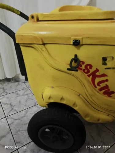 Carrinho 400 litros para picolés  e outros