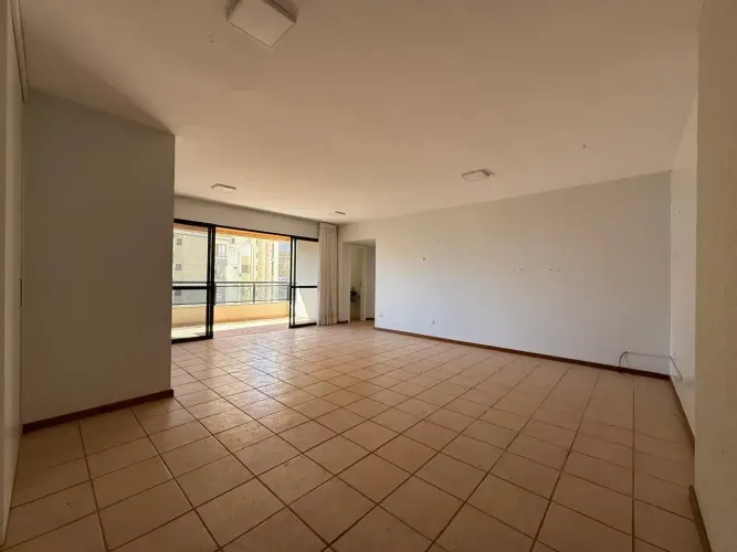 OPORTUNIDADE no SETOR BUENO, APÊ em FRENTE ao PARQUE VACA BRAVA, NASCENTE com uma VISTA ES