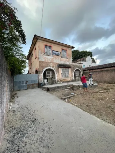 CASA NA AVENIDA JOSE RUFINO