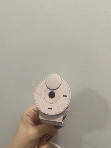Webcam de redução de ruído USB Logitech Full Hd Brio 300 rosa claro