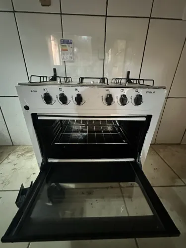 Vendo fogão Braslar 5 bc acendedor automático, nunca usado 
