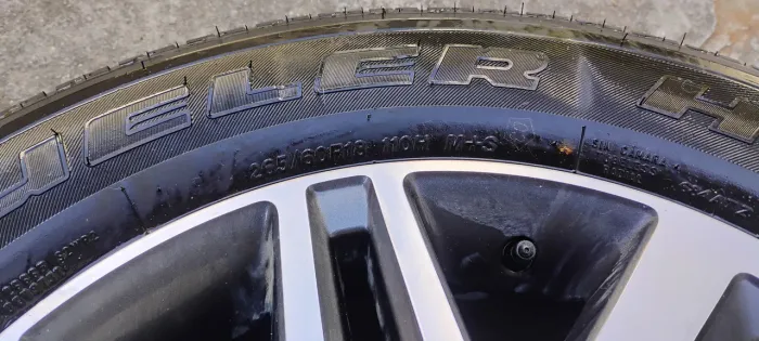 Roda liga com pneu Hilux