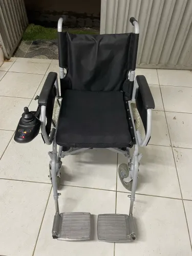 Cadeira de rodas elétrica