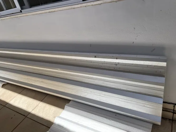 Telha sanduíche 3,4 x 0,65 R$180,00