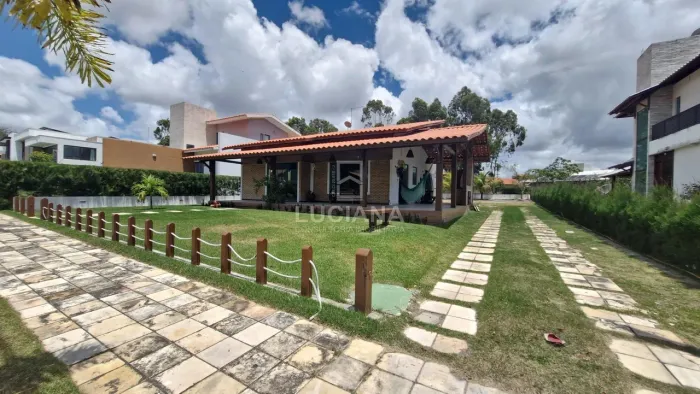 Condomínio de Alto Padrão! Casa com 3 Suítes para Locação anual em Gravatá/PE
