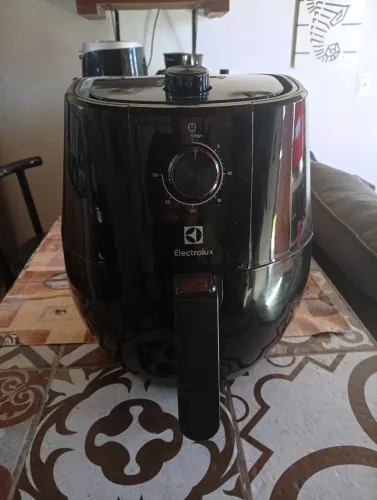 Airfryer Electrolux Rita Lobo 4 litros 220v