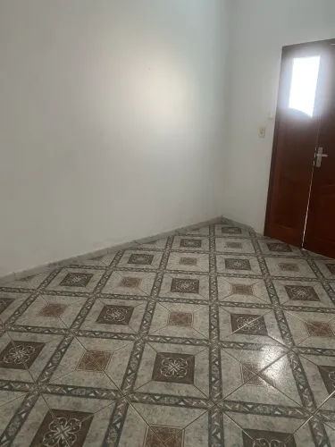 Alugo quarto em uma casa no bairro centro