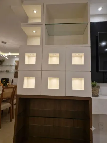 ?Lindo Móvel Divisor de Ambientes com LED - Oportunidade!