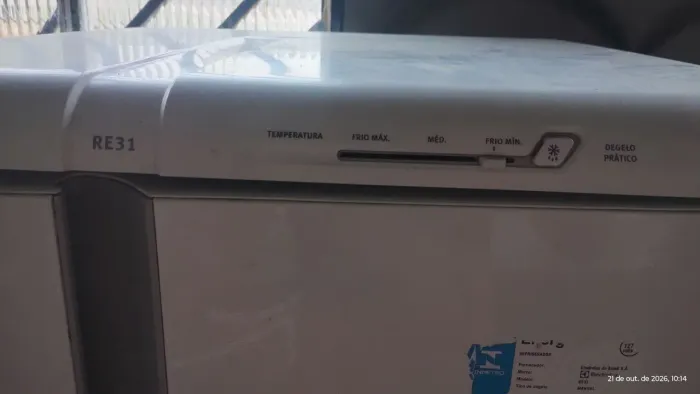 Geladeira Eletrolux RE31 214 litros